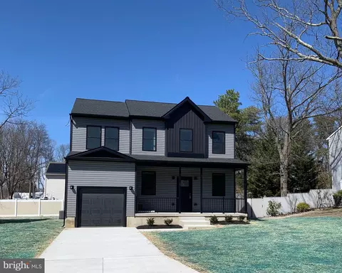 18 Lincoln Ave, Sicklerville, NJ 08081