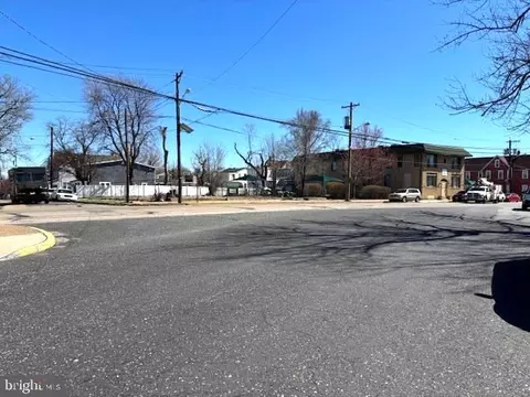 818 N 27th St, Camden, NJ 08105