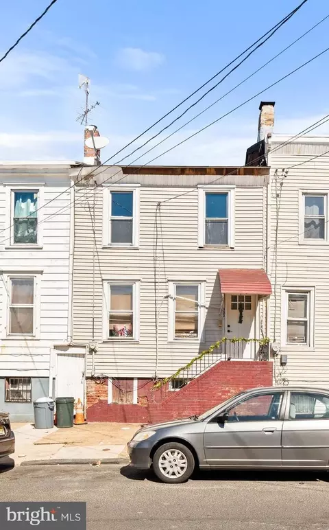 433 Pine St, Camden, NJ 08103