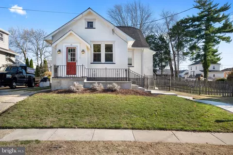48 W Buckingham Ave W, Mount Ephraim, NJ 08059
