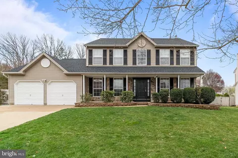 72 Larkspur Cir, Sicklerville, NJ 08081