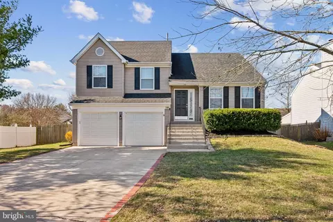 38 Santalina Dr, Sicklerville, NJ 08081