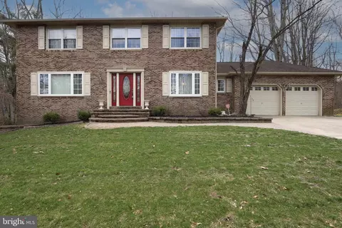 10 Acorn Hill Dr, Voorhees, NJ 08043