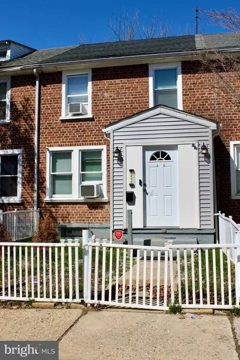 1211 S Octagon Rd, Camden, NJ 08104