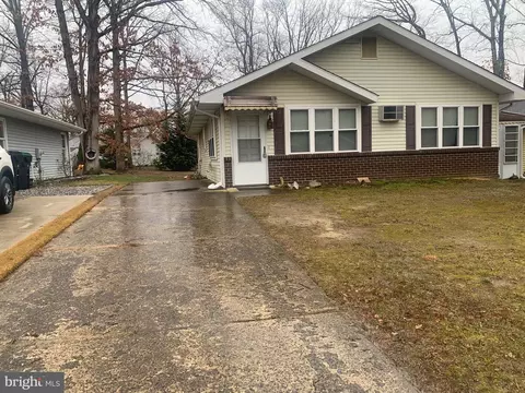 106 Oak Ave, Hammonton, NJ 08037