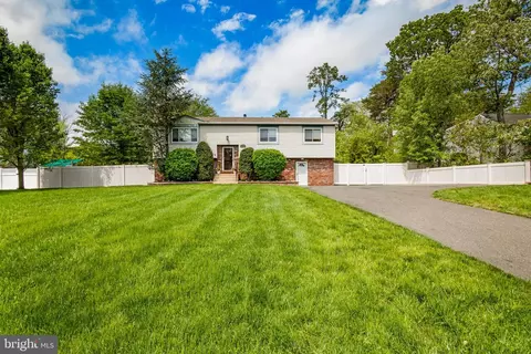 107 Hilltop Rd, Berlin, NJ 08009