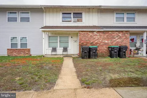 40 Memphis Ct, Sicklerville, NJ 08081