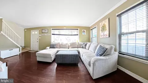 Entry Way - 17 Devonshire Ct, Sicklerville, NJ 08081 photo 1 of 3