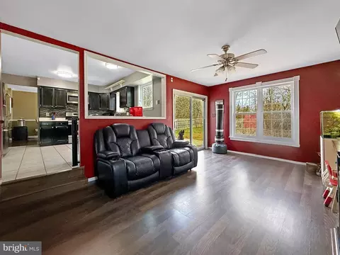 Living - 17 Devonshire Ct, Sicklerville, NJ 08081 photo 1 of 1