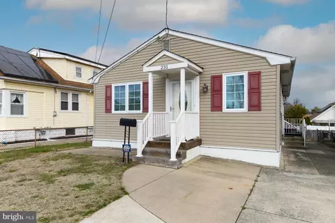 231 W Evesham Rd, Runnemede, NJ 08078 photo 2