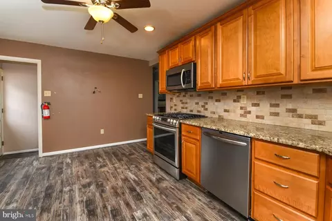 231 W Evesham Rd, Runnemede, NJ 08078 photo 9