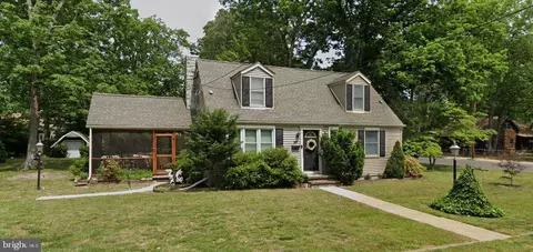 33 E Clearview Ave, Pine Hill, NJ 08021