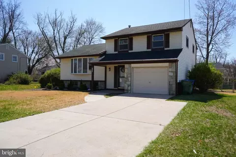 140 Ashley Ct, Cherry Hill, NJ 08003