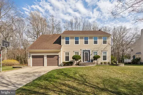 18 Farmhouse Ln, Voorhees, NJ 08043