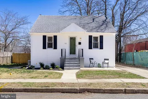 151 Delaware Ave, West Collingswood Heights, NJ 08059