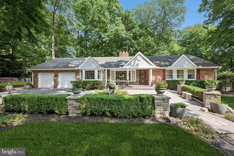 19 Dale Dr, Voorhees, NJ 08043