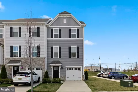 28 Hamilton Ct, Pennsauken, NJ 08110