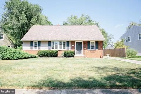 114 Sunnybrook Rd, Cherry Hill, NJ 08034