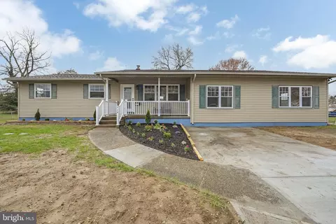 720 W Lincoln Ave, Magnolia, NJ 08049