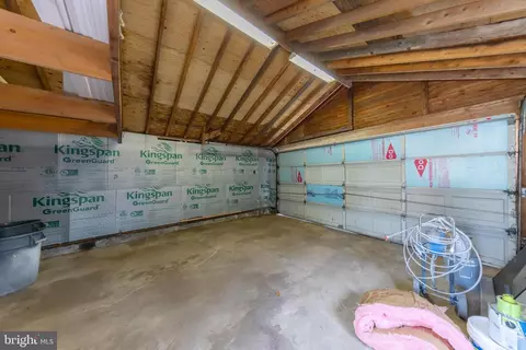 Entry Way - 33 Point Breeze Ave, Clementon, NJ 08021 photo 4 of 4