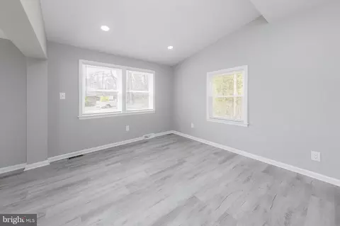 Living - 33 Point Breeze Ave, Clementon, NJ 08021 photo 1 of 1