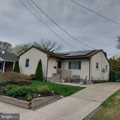 429 W 1st Ave, Runnemede, NJ 08078