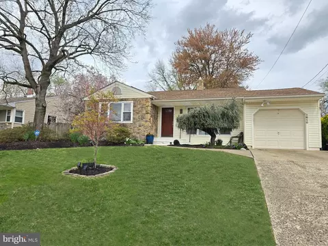 1610 S Bowling Green Dr, Cherry Hill, NJ 08003
