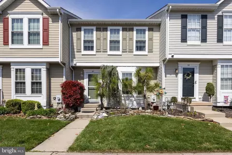 60 Pebble Ln, Blackwood, NJ 08012