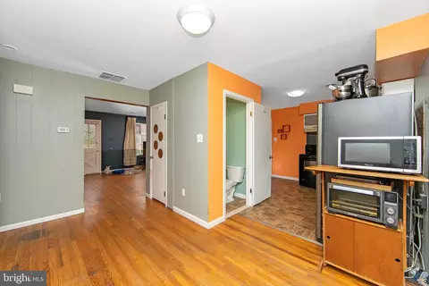 Entry Way - 155 E Atlantic Ave, Clementon, NJ 08021 photo 2 of 5
