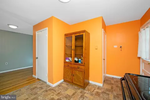 Entry Way - 155 E Atlantic Ave, Clementon, NJ 08021 photo 5 of 5