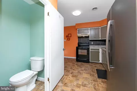 Entry Way - 155 E Atlantic Ave, Clementon, NJ 08021 photo 4 of 5