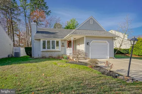 52 Woodvale Dr, Atco, NJ 08004