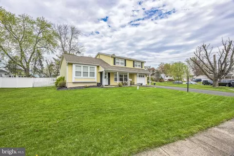 33 Regent Rd, Cherry Hill, NJ 08003