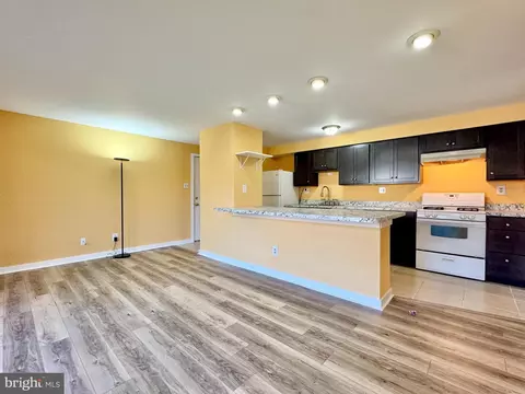 138 Kenwood Dr, Sicklerville, NJ 08081