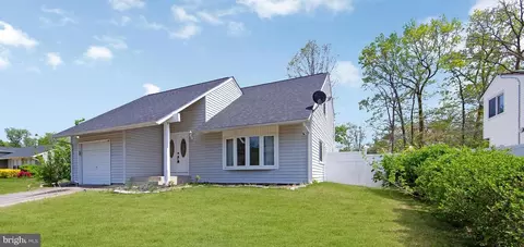16 Price Ln, Sicklerville, NJ 08081