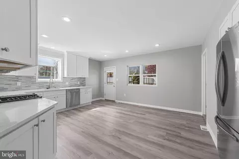 Entry Way - 77 E 7th Ave, Pine Hill, NJ 08021 photo 5 of 8