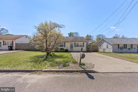 41 Belleview Ave, Sicklerville, NJ 08081