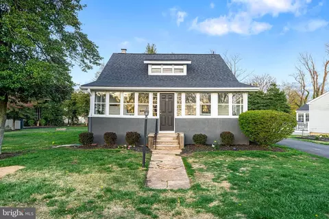 226 Sunnybrook Rd, Barrington, NJ 08007