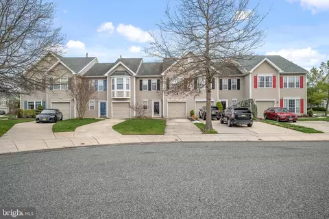 13 Valleybrook Ct, Blackwood, NJ 08012