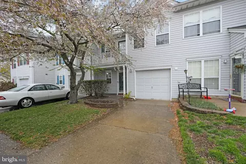 5 Cypress Point Ct, Blackwood, NJ 08012
