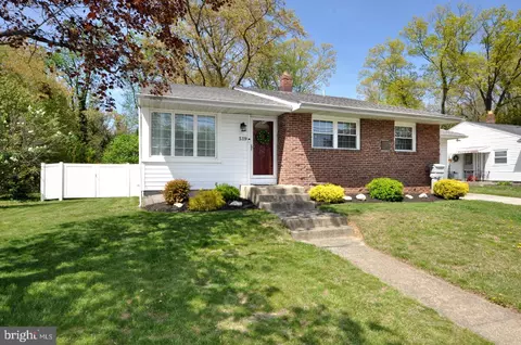 519 Pasadena Dr, Magnolia, NJ 08049