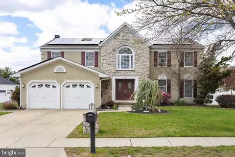36 Whitall Dr, Sicklerville, NJ 08081