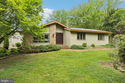 1000 Owl Pl, Cherry Hill, NJ 08003
