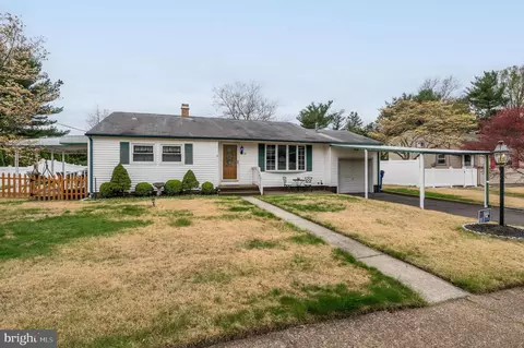 12 N Sunset Dr, Voorhees, NJ 08043