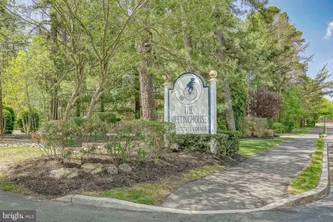 41 Tailor Ln, Sicklerville, NJ 08081