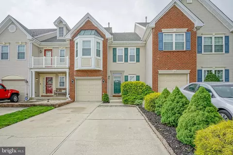 83 La Costa Dr, Blackwood, NJ 08012