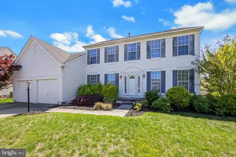 4 Teakwood Ln, Sicklerville, NJ 08081