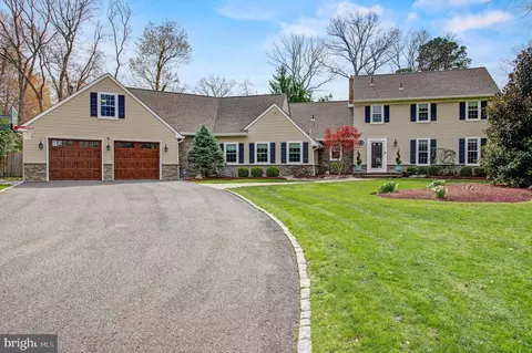 12 Red Oak Ct, Voorhees, NJ 08043