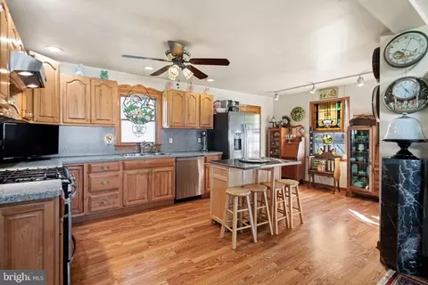 Kitchen - 91 Estates Rd, Pine Hill, NJ 08021 photo 1 of 2