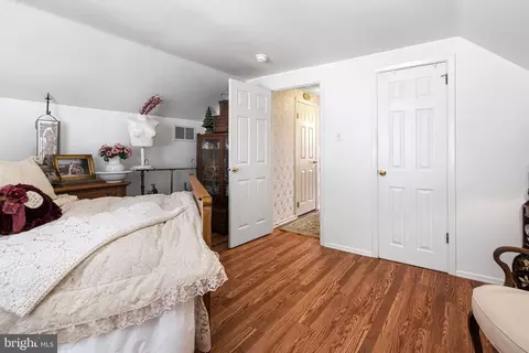 Bedroom - 91 Estates Rd, Pine Hill, NJ 08021 photo 2 of 4